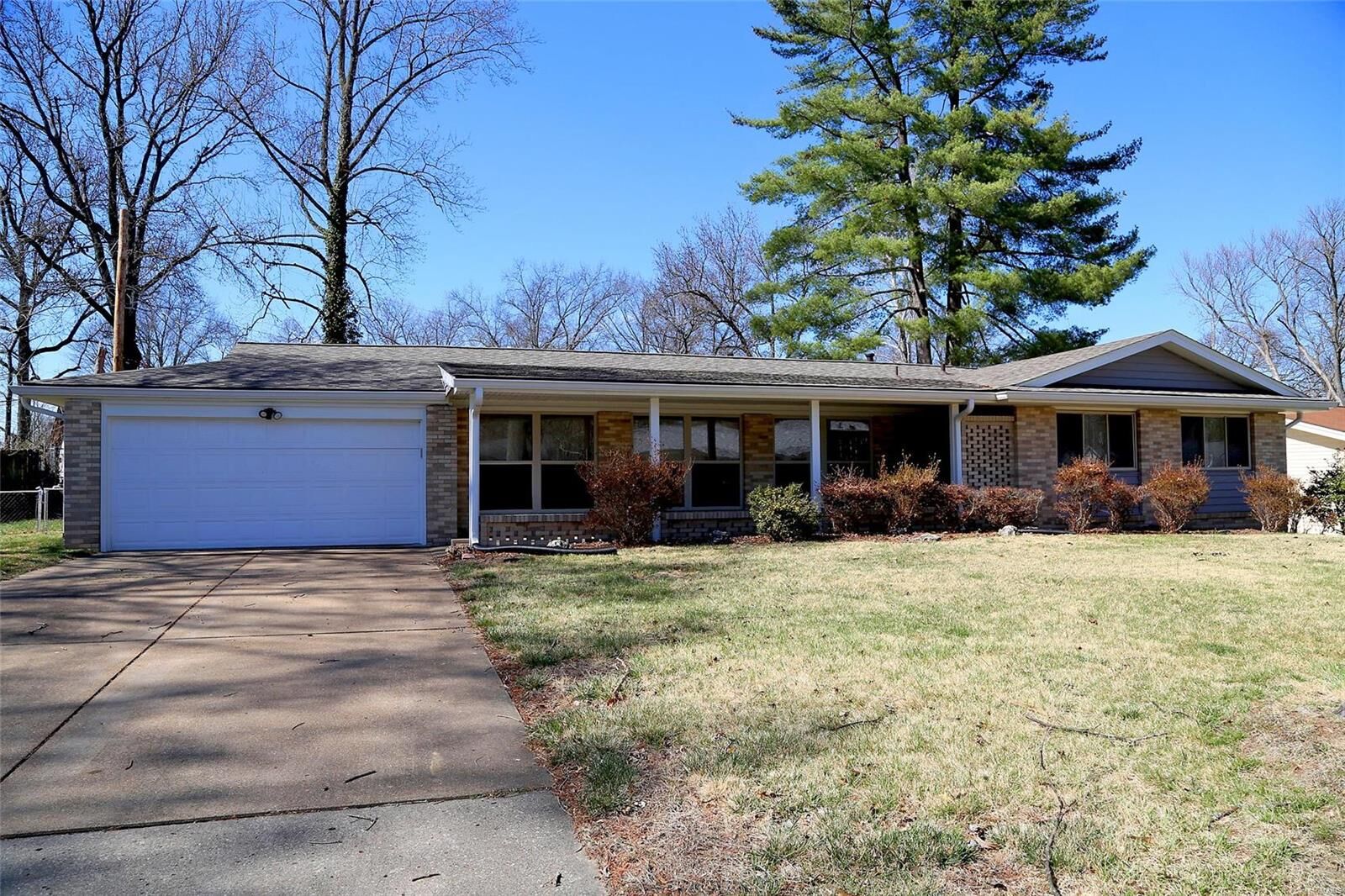 Property Photo: 1317 Palm Ridge Court MO 63146