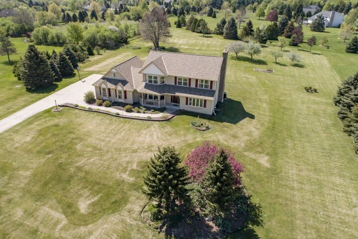 Property Photo: S92w34655 Joshua Way WI 53119