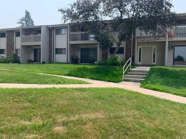Property Photo: 629 Westridge Dr Unit 4 WI 53095
