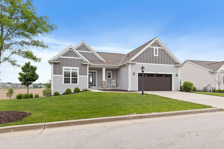1386 Overlook Cir  Hartland WI 53029 photo
