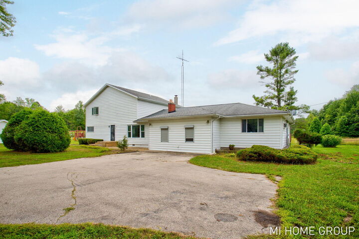Property Photo: 74721 30th Avenue MI 49043