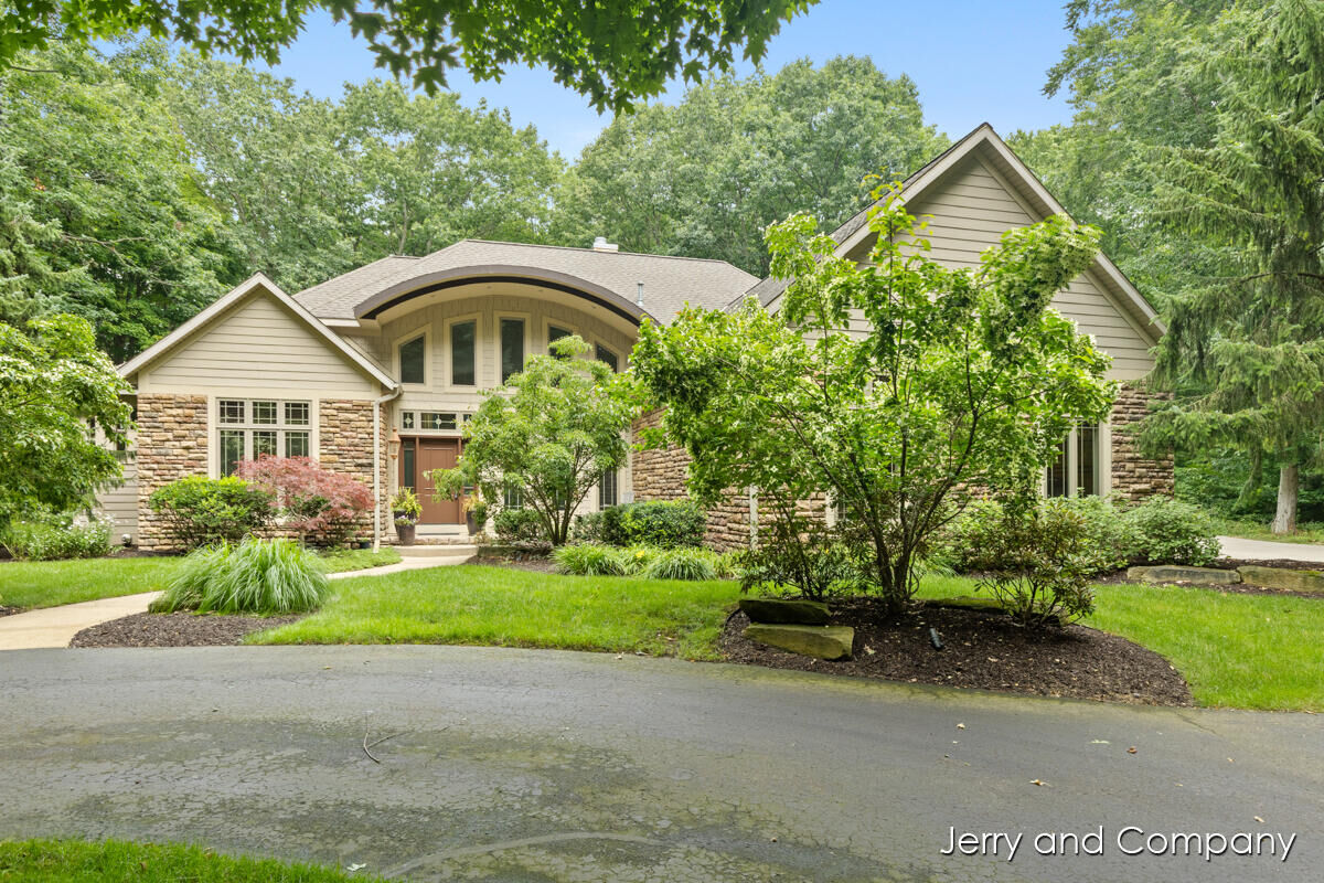 Property Photo: 16941 Shore Oaks East Lane MI 49424