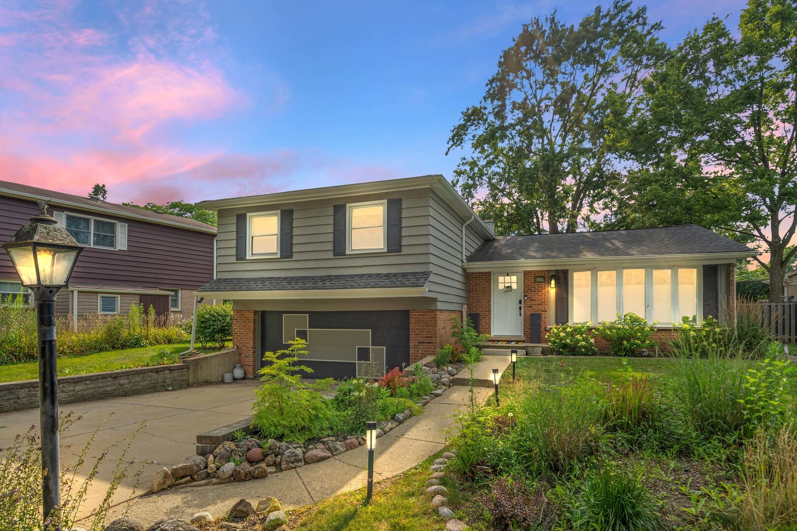 Property Photo: 1806 N Park Drive IL 60056