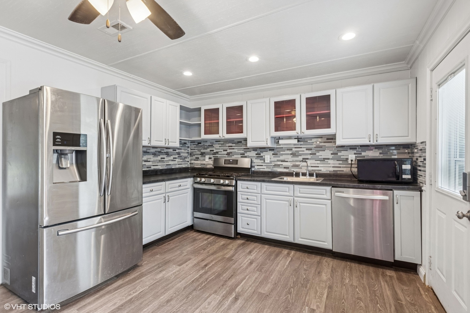 Property Photo:  27 Ridge Circle  IL 60107 