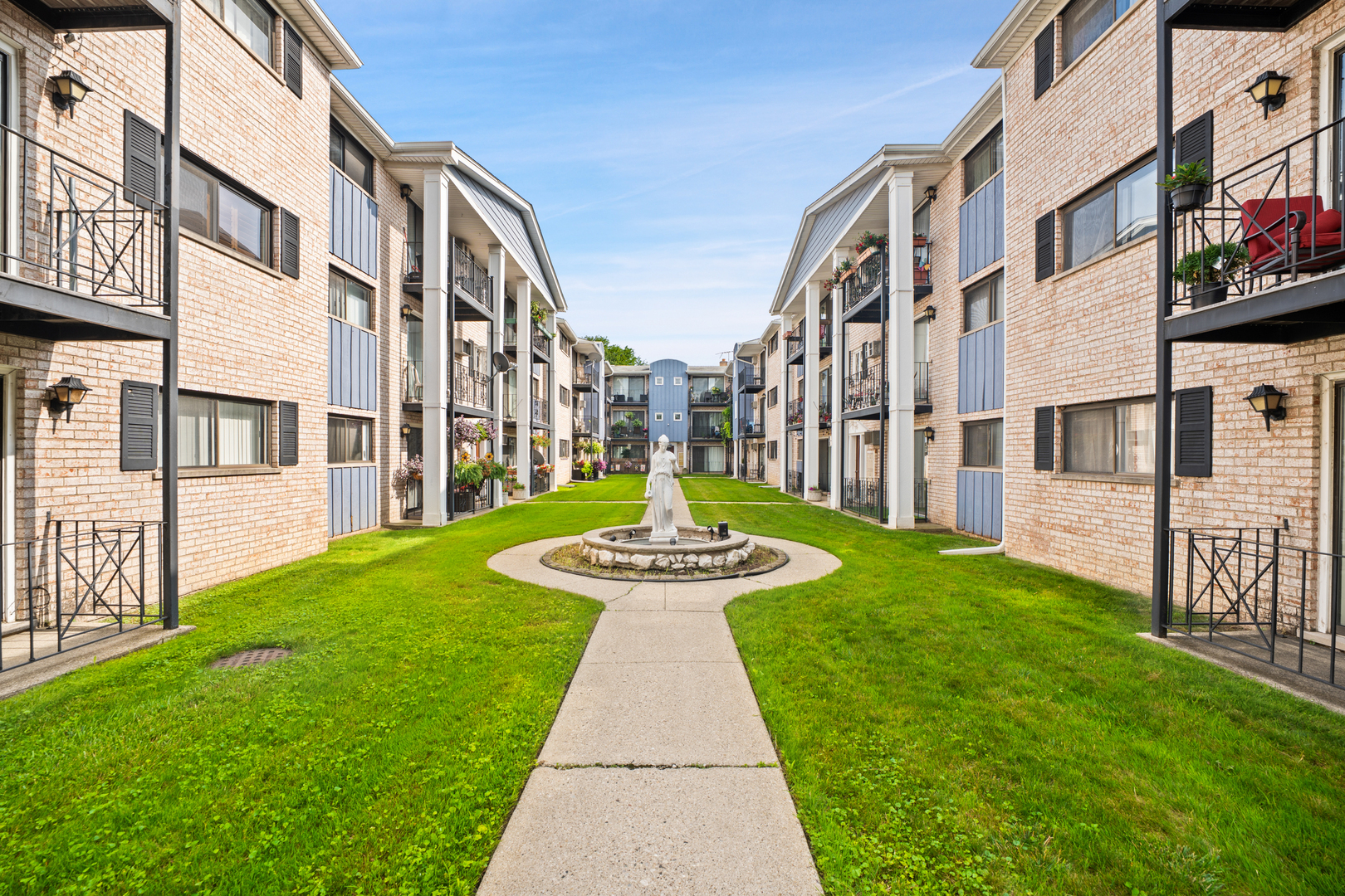 Property Photo: 8511 W Catherine Avenue 287 IL 60656