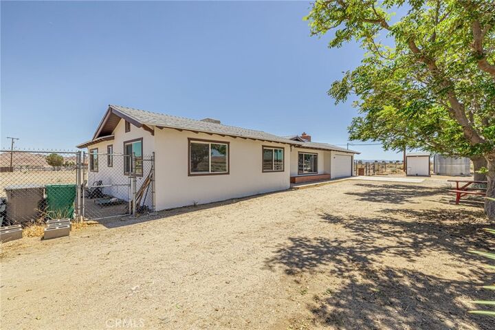 Property Photo:  5200 Mojave Tropico Road  CA 93560 