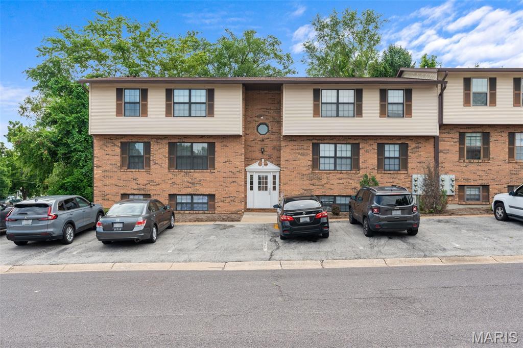Property Photo: 21 Village West Court 201 MO 63090