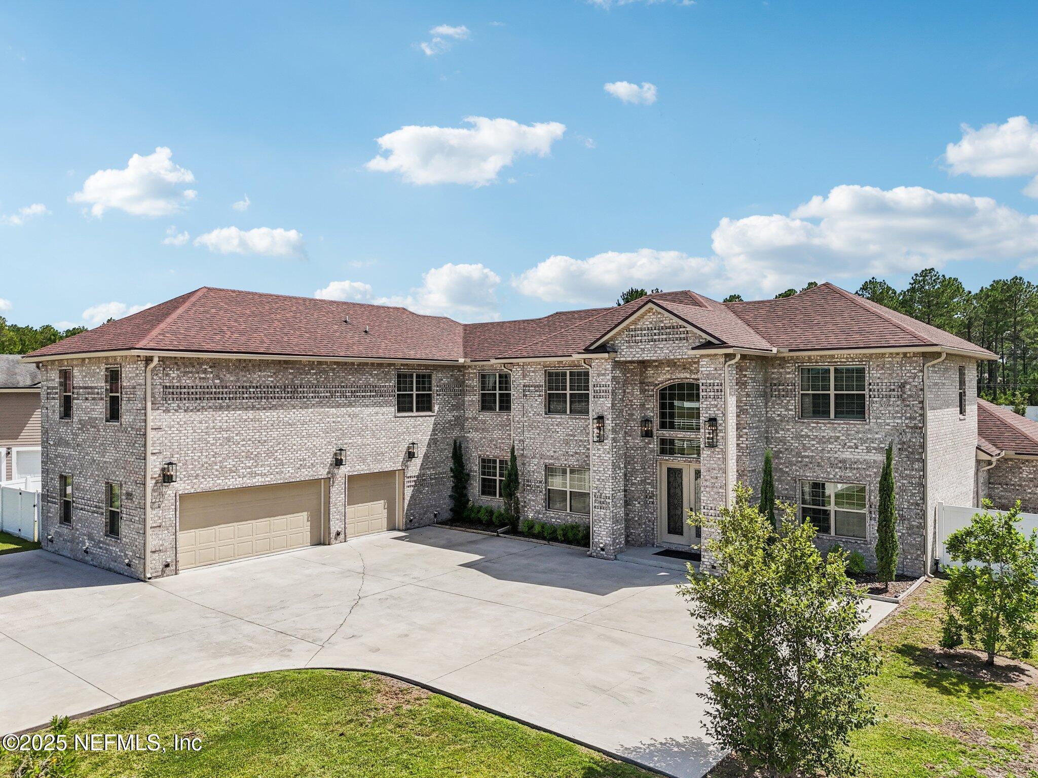 Property Photo: 10114 Fair Hill Court FL 32219