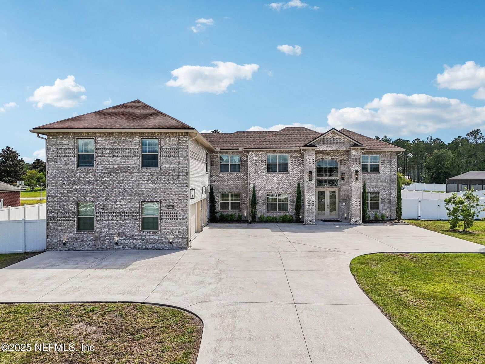 Property Photo: 10114 Fair Hill Court FL 32219