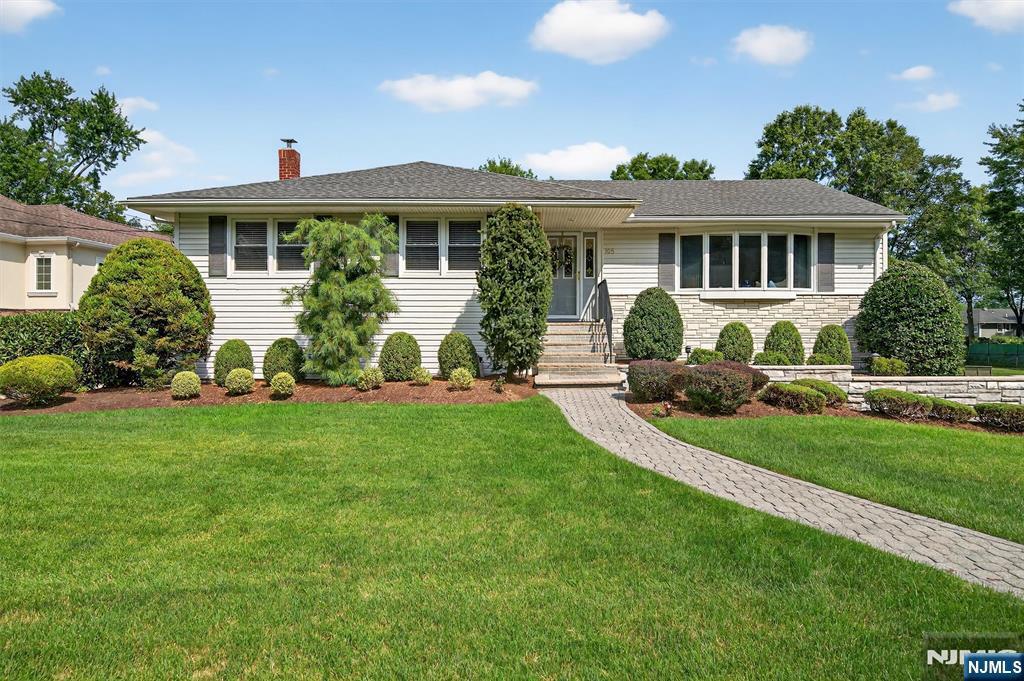105 Longview Drive  Emerson NJ 07630 photo