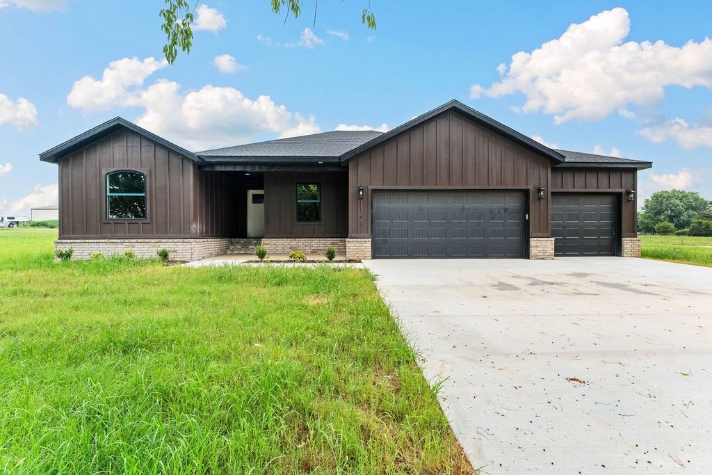 Property Photo:  1145 John Renfro Road  AR 72751 