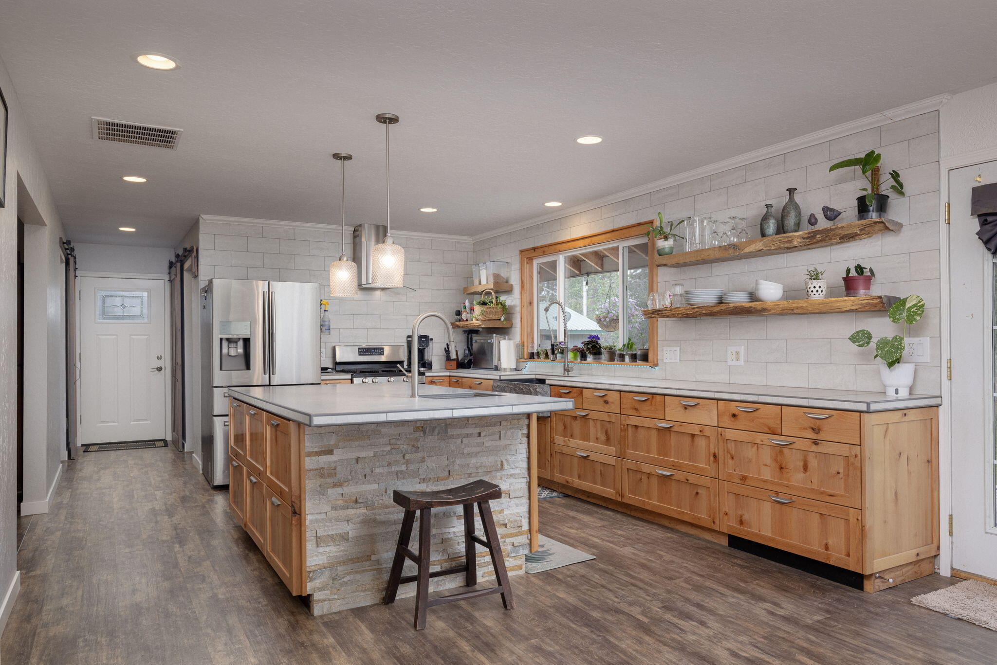 Property Photo:  52575 Ammon Road  OR 97739 