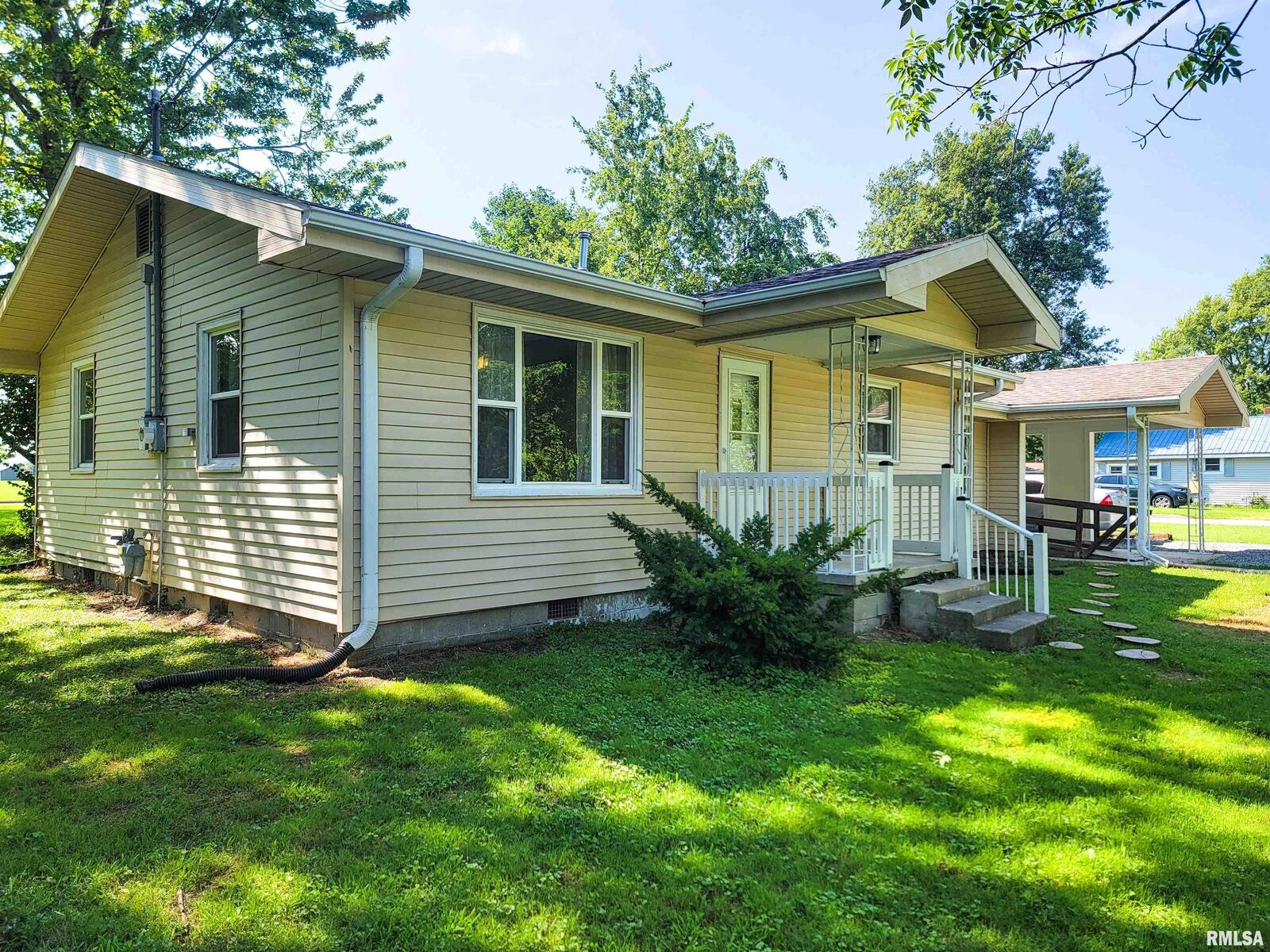 Property Photo:  325 Campbell Avenue  IL 62839 