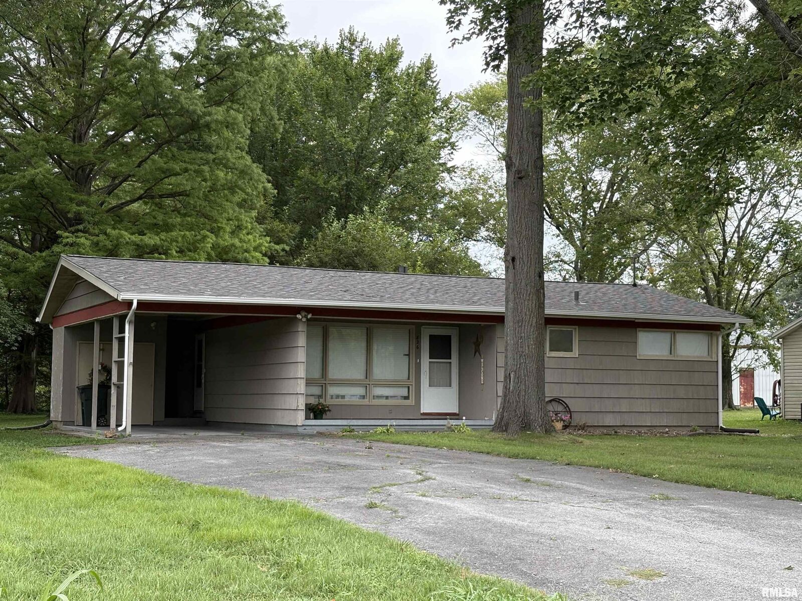 Property Photo: 817 Harrison Road IL 62966