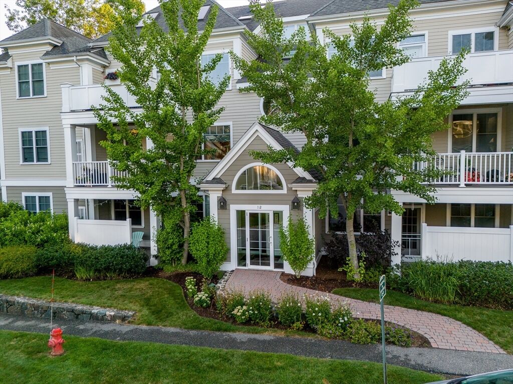 Property Photo:  112 Johnson Woods Dr 102  MA 01867 