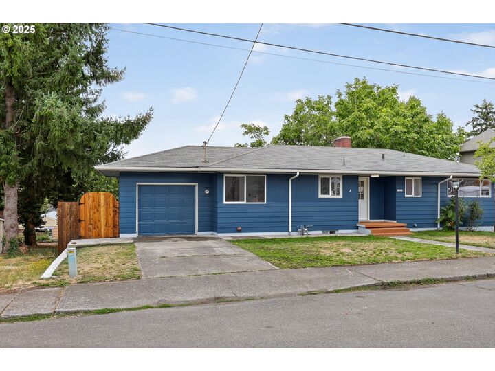 Property Photo: 10026 SE Insley St OR 97266