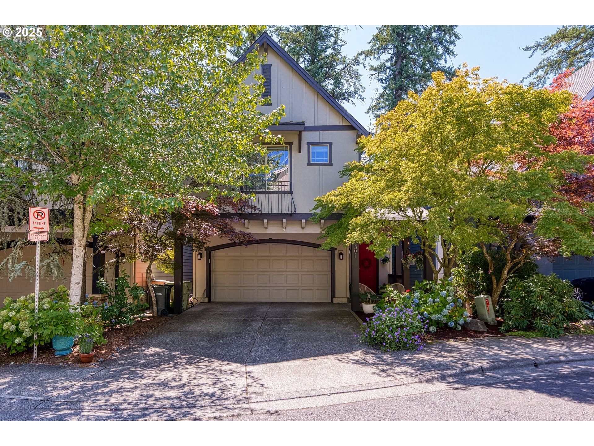 Property Photo: 2391 NW Byrne Ter OR 97229