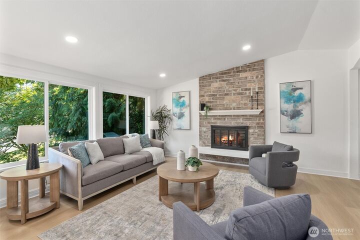 Property Photo:  3107  127th Avenue NE  WA 98005 