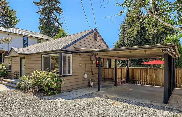 13511  30th Avenue NE  Seattle WA 98125 photo