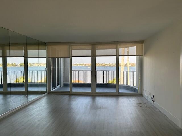 Property Photo: 8200 Lakeshore Drive 4060 FL 33462