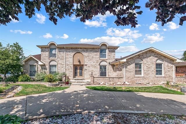 Property Photo:  4041 Twin Lakes Court  MI 48316