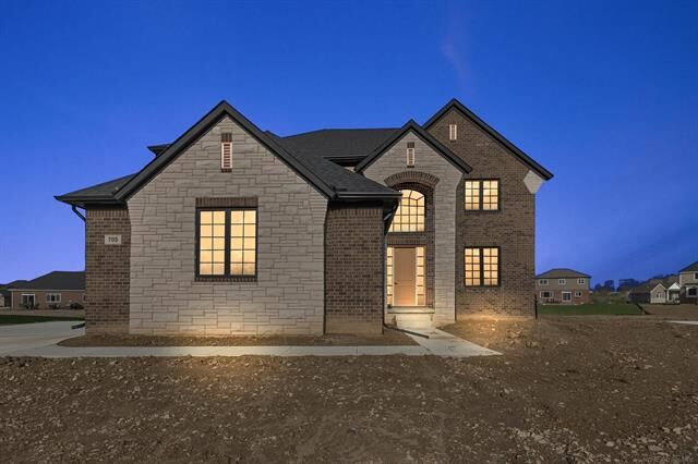 Property Photo: 705 Marlayna Avenue MI 48371