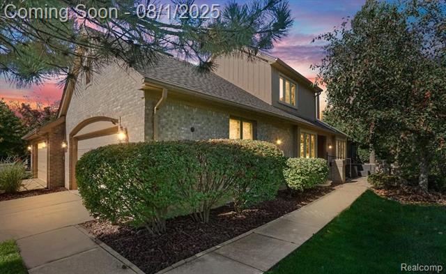 Property Photo: 1211 Autumn Drive MI 48098