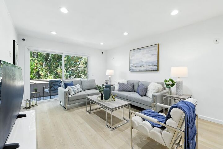 Property Photo:  2452 West Bayshore Road Unit 6  CA 94303 
