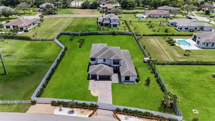Property Photo:  15846 SW 49th St  FL 33331 