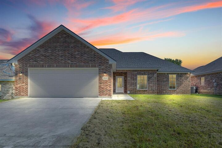 Property Photo: 1519 10th St Street LA 70601