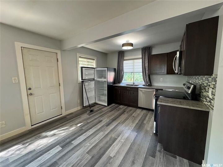 Property Photo: 664 17th Street W SK S6V 3Y3
