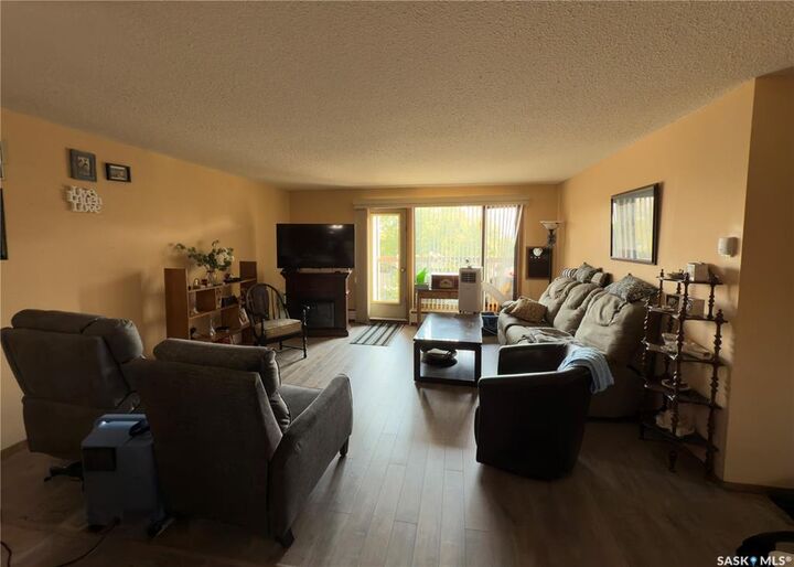 Property Photo:  255 7th Street E 303  SK S6V 0R9 