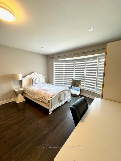 Property Photo: 2 Pilgrim Drive Apt 1 ON L6C 1R3