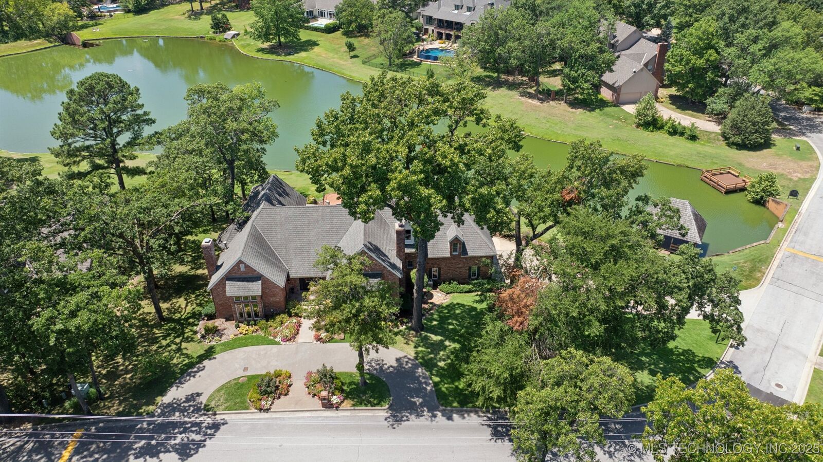 Property Photo: 9710 S Oswego Avenue OK 74137