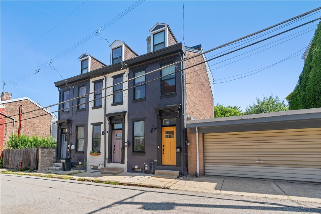 Property Photo: 179 Almond Way PA 15201