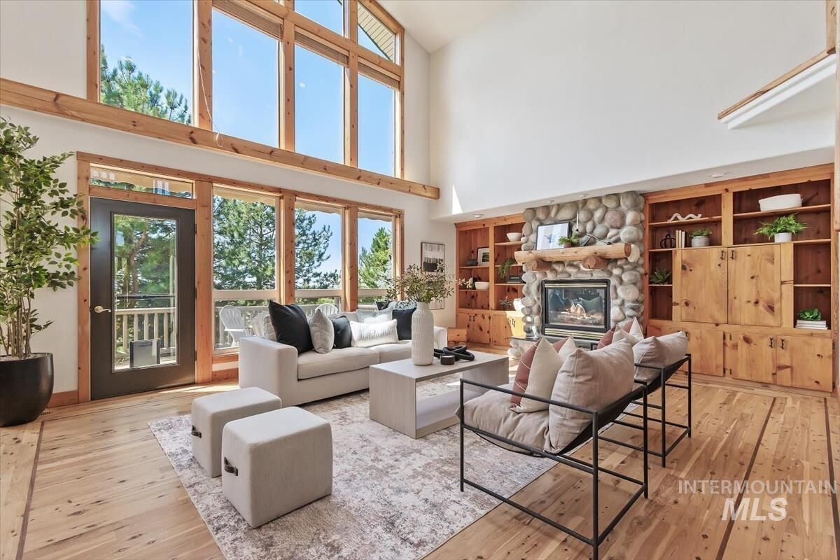 Property Photo: 6455 Schmidt Ln ID 83669