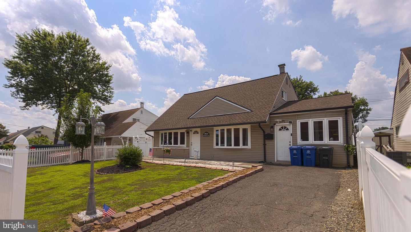 Property Photo: 2824 Woodhaven Road PA 19154