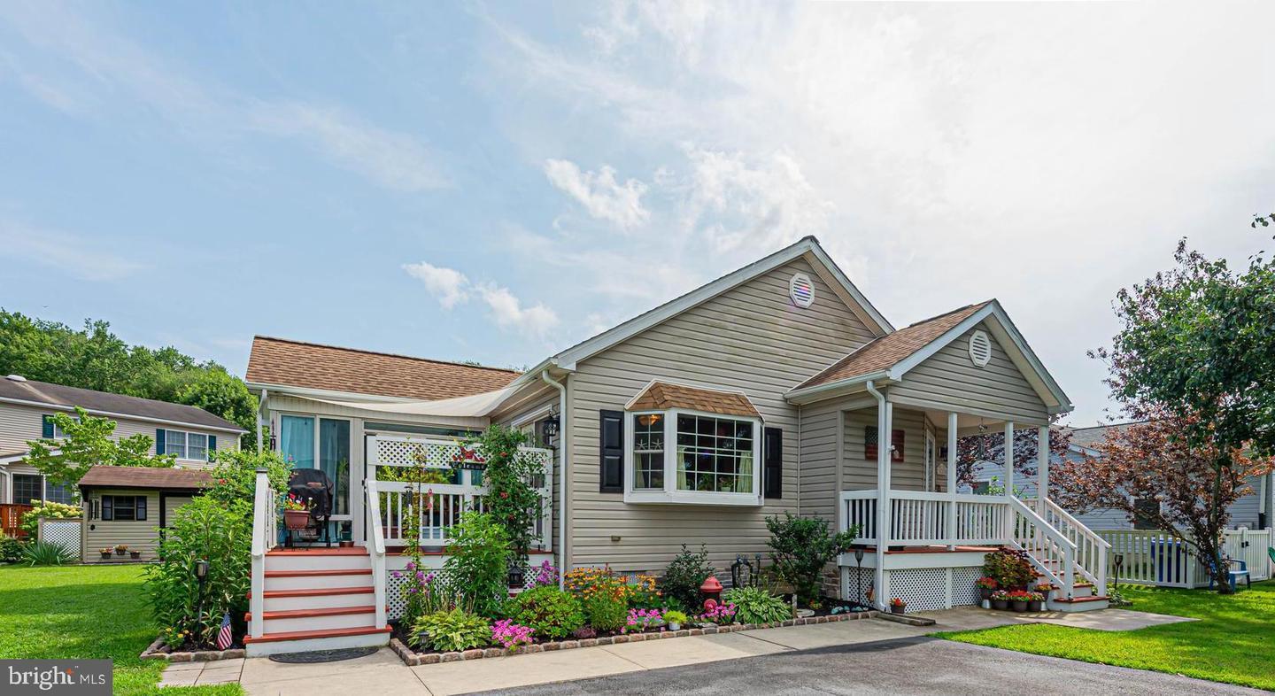 Property Photo: 38280 Clover Lane DE 19945