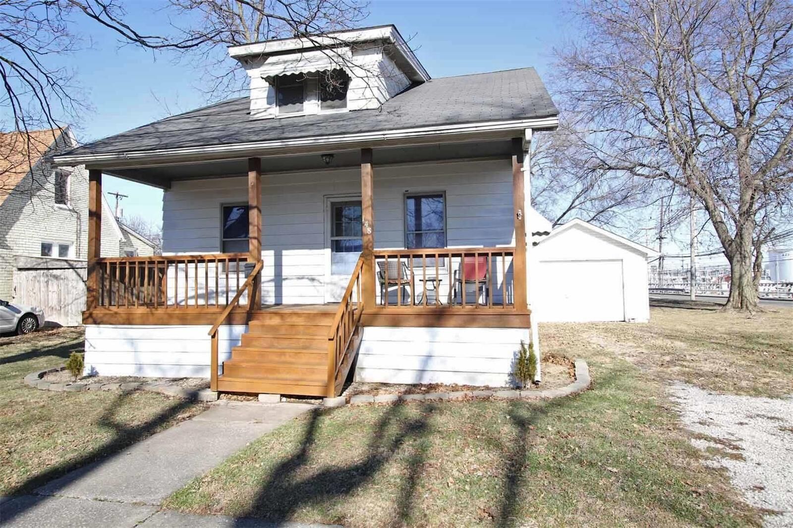 Property Photo: 148 E 6th Street IL 62084
