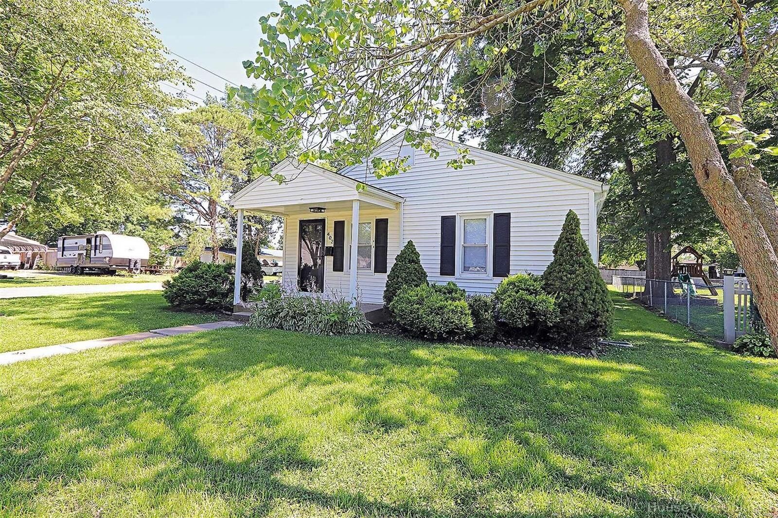 Property Photo: 402 W Parker Avenue MO 63740