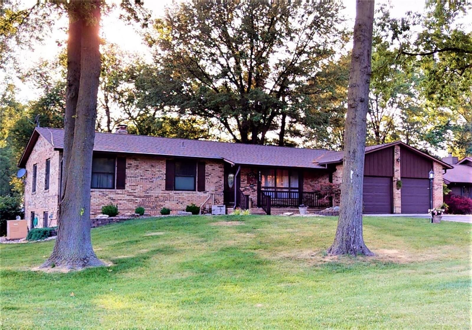 Property Photo:  6424 Oak Drive  IL 62067 