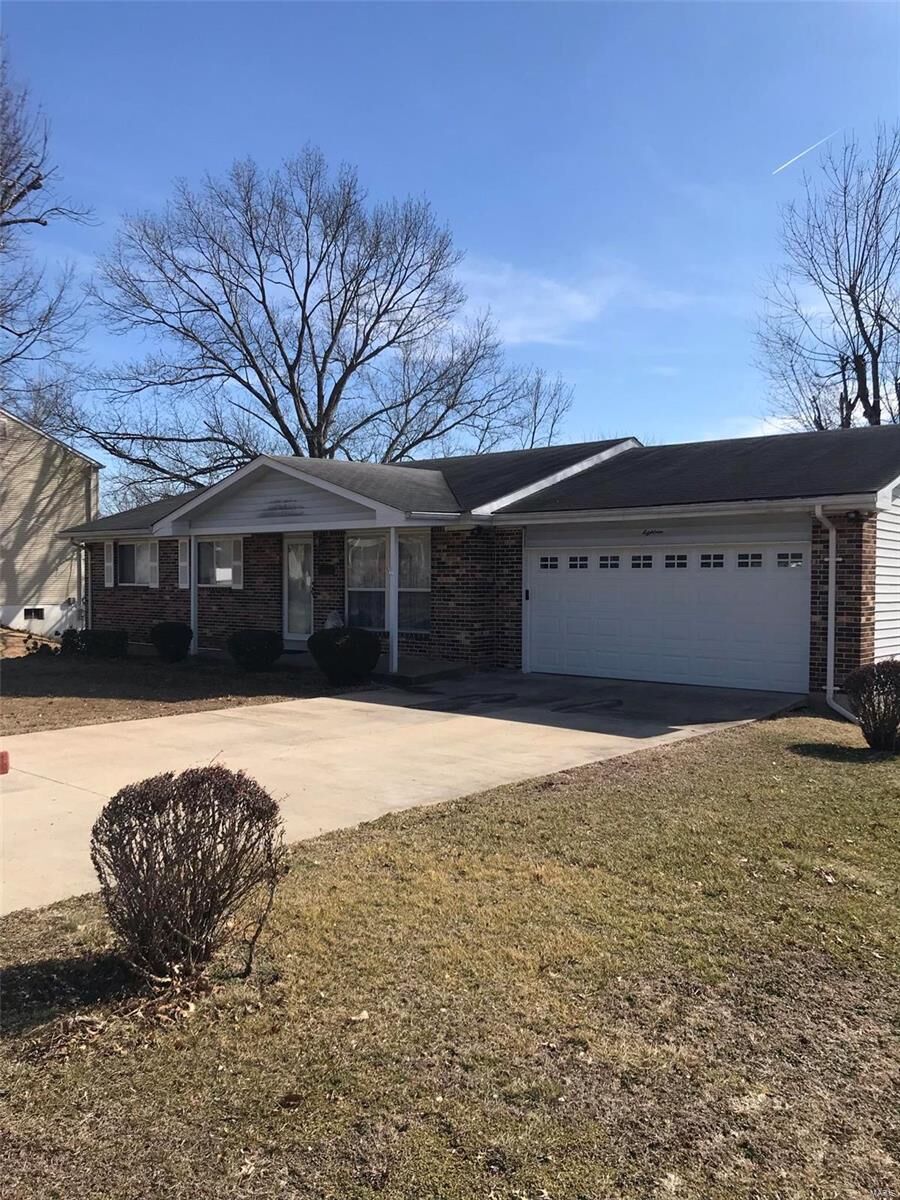 Property Photo: 18 Edwards MO 63084