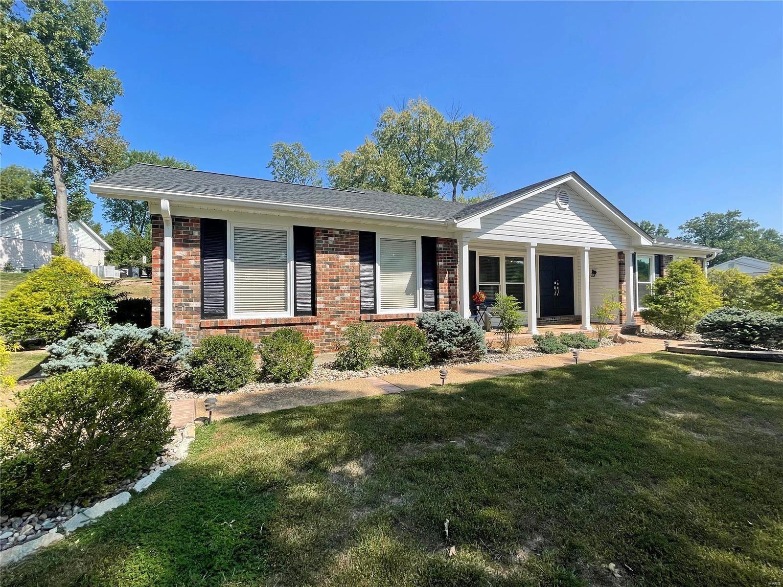 Property Photo:  14191 Ladue Road  MO 63017 