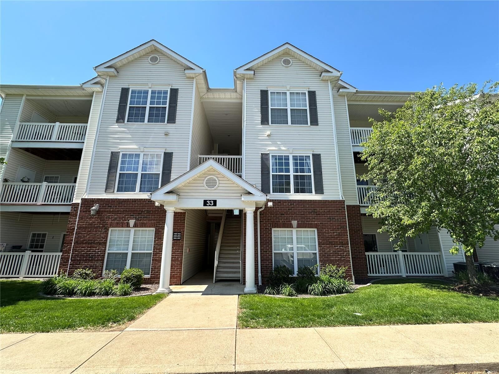 Property Photo: 33 Kassebaum Lane 303 MO 63129