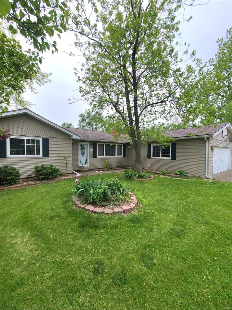 Property Photo:  4932 Willow Lane  IL 62040 