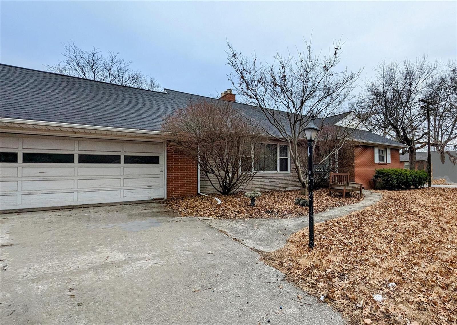 Property Photo: 2600 Edison Avenue IL 62040
