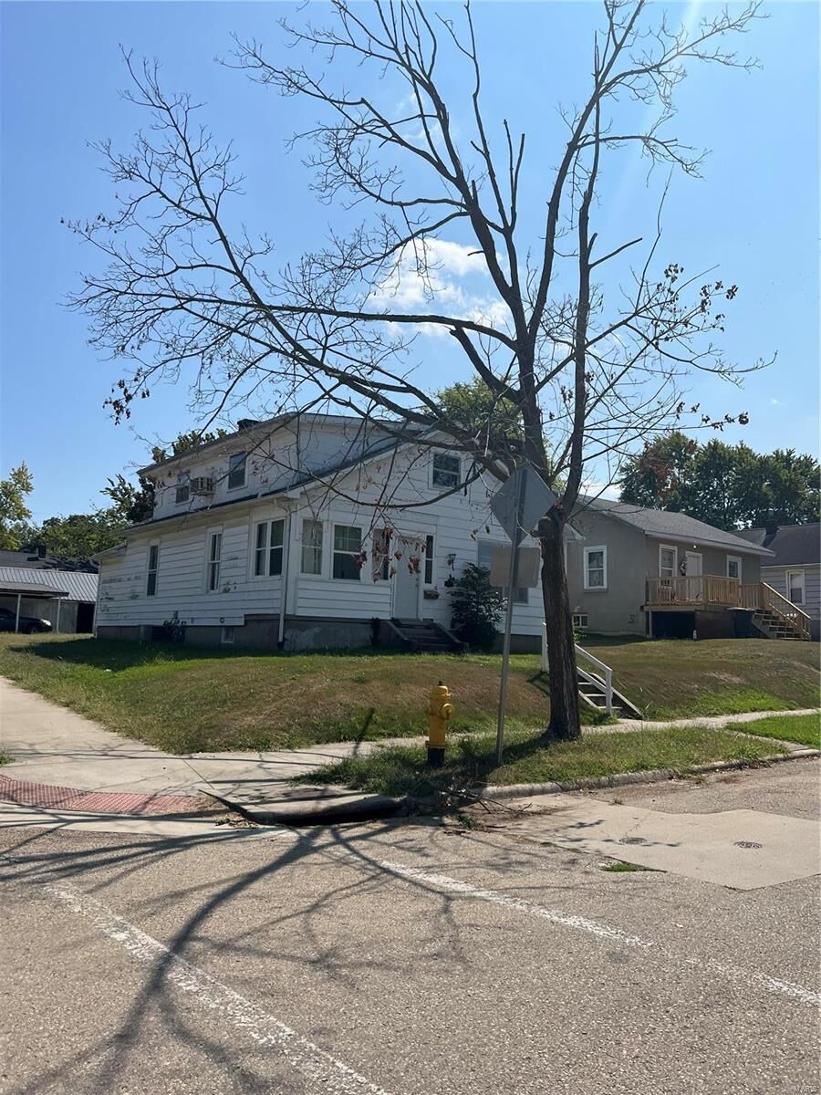 Property Photo:  800 S Pacific Street  MO 63703 