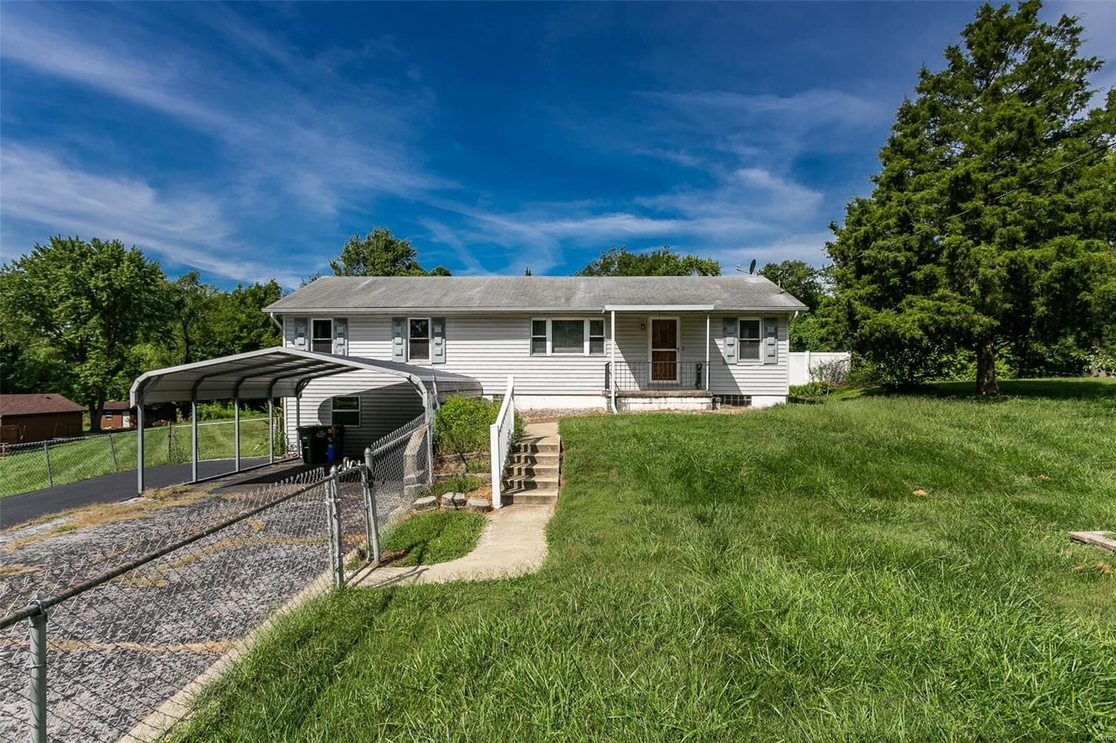 Property Photo: 275 W Rosedale Drive IL 62024
