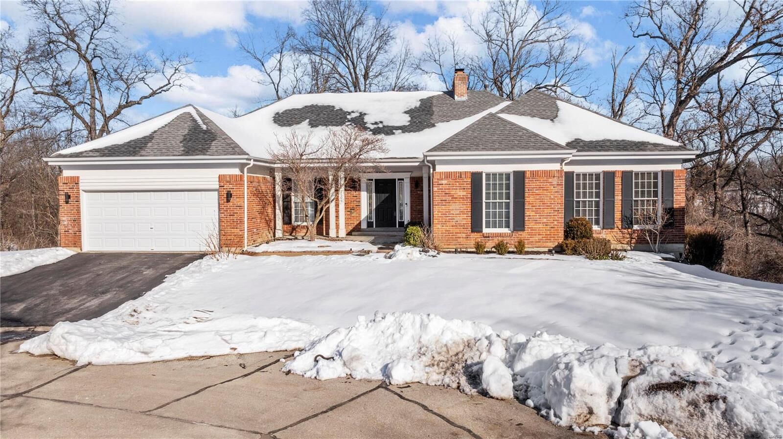Property Photo:  1601 Baxter Forest Ridge Court  MO 63005 
