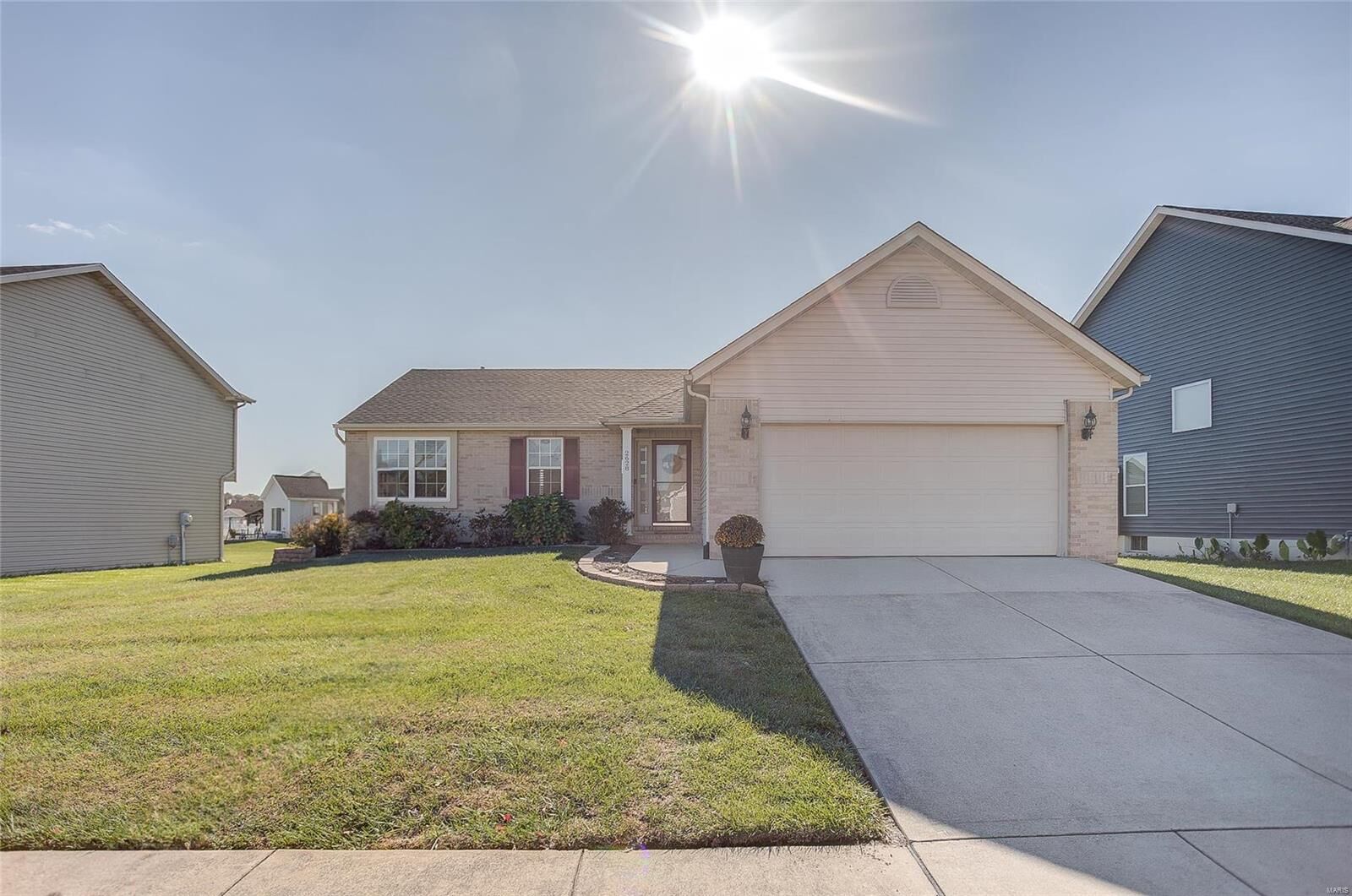 Property Photo: 2628 Greystone Estates Parkway IL 62221